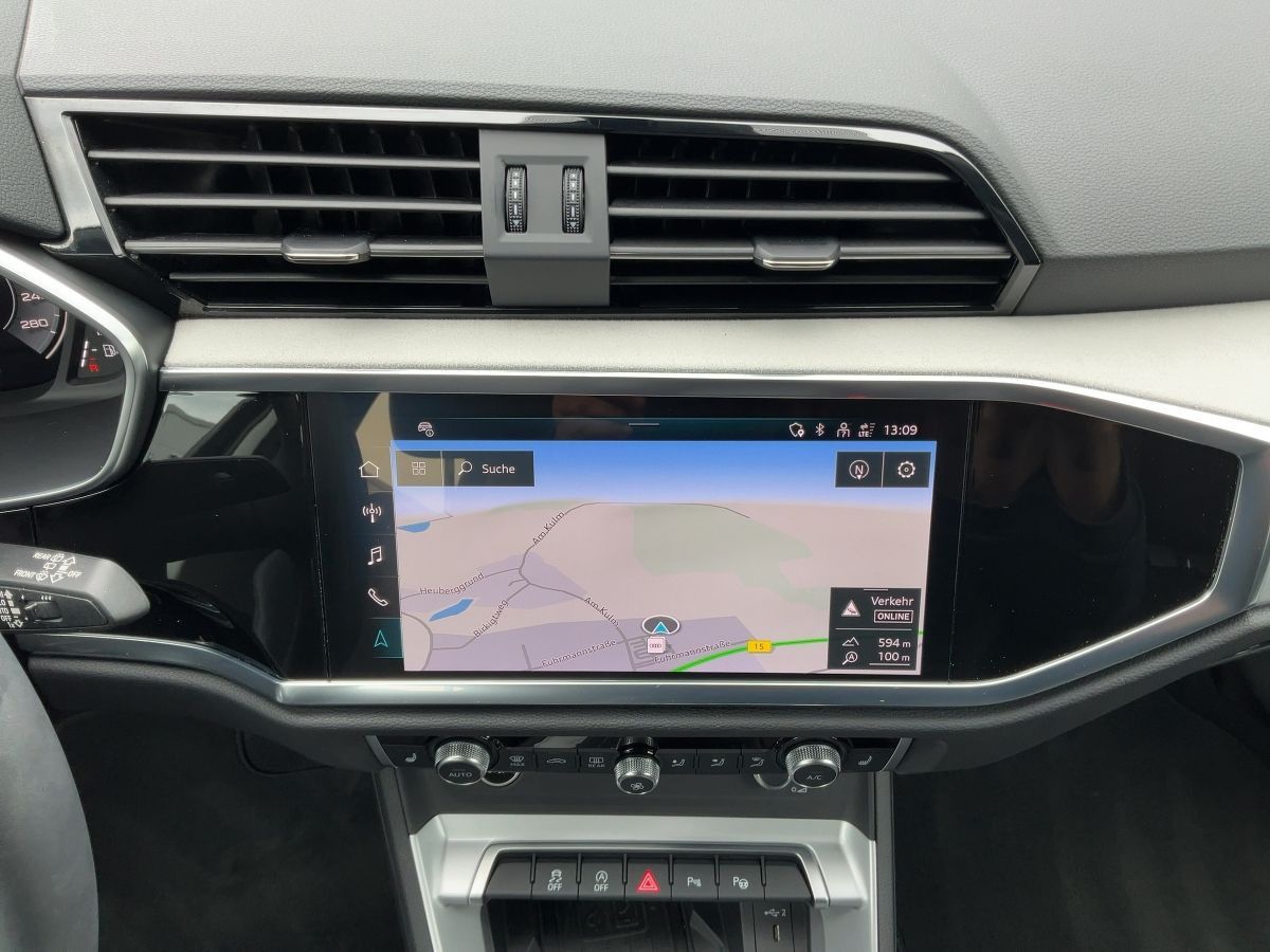 Audi Q3 40 TFSI QU S-TR ADVANCED - Samsaru's Car Outlet