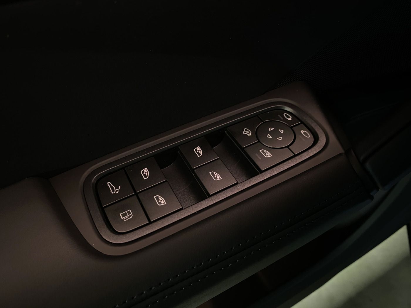 Porsche Cayenne E-Hybrid Coupe | Luftfederung | el. AHK