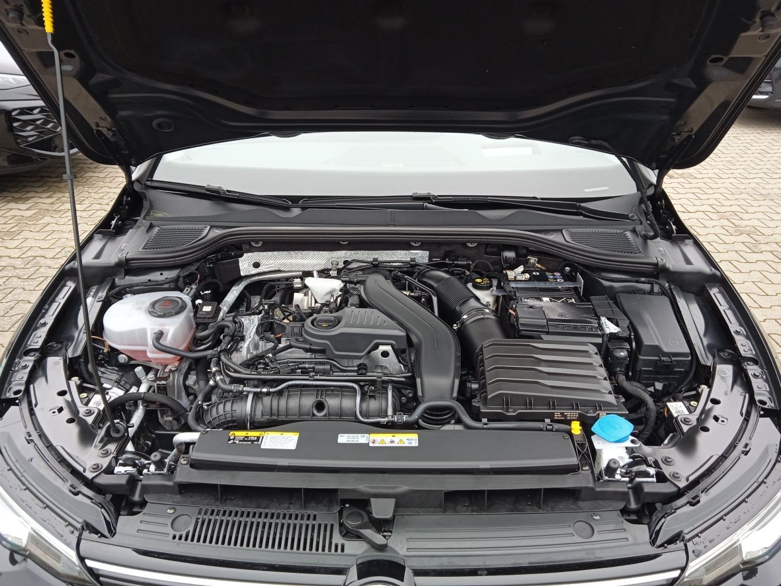 Volkswagen Golf VIII Style 1.5 eTSI DSG/ AHK, ACC, 360°Kame