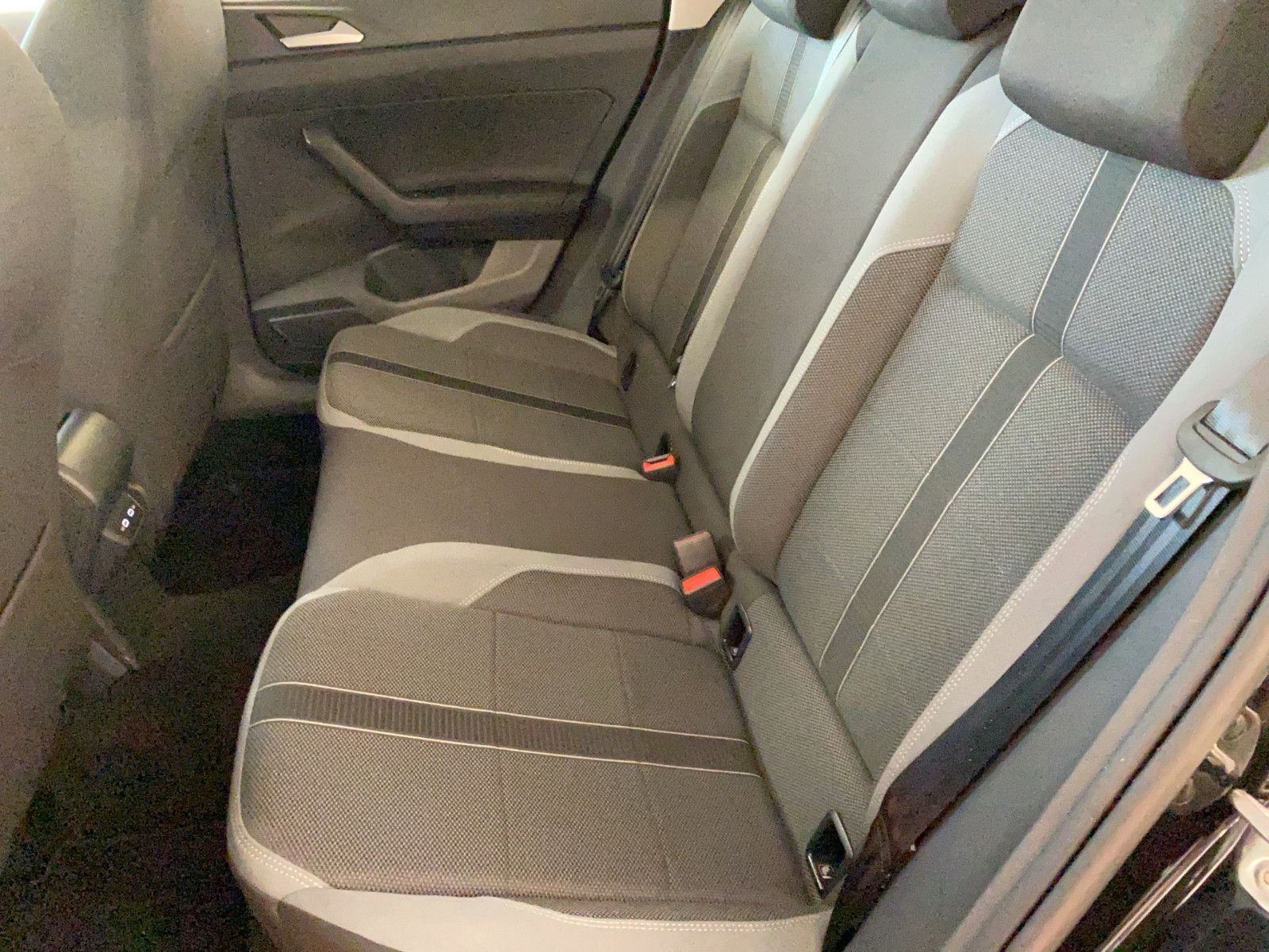 Volkswagen Polo VI Highline - Samsaru's Car Outlet