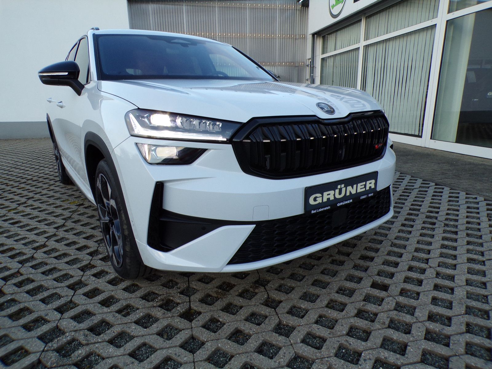 Skoda Kodiaq 2.0TSI 195kW 4x4 RS,SHZ,MATRIX,AHK,5JGar