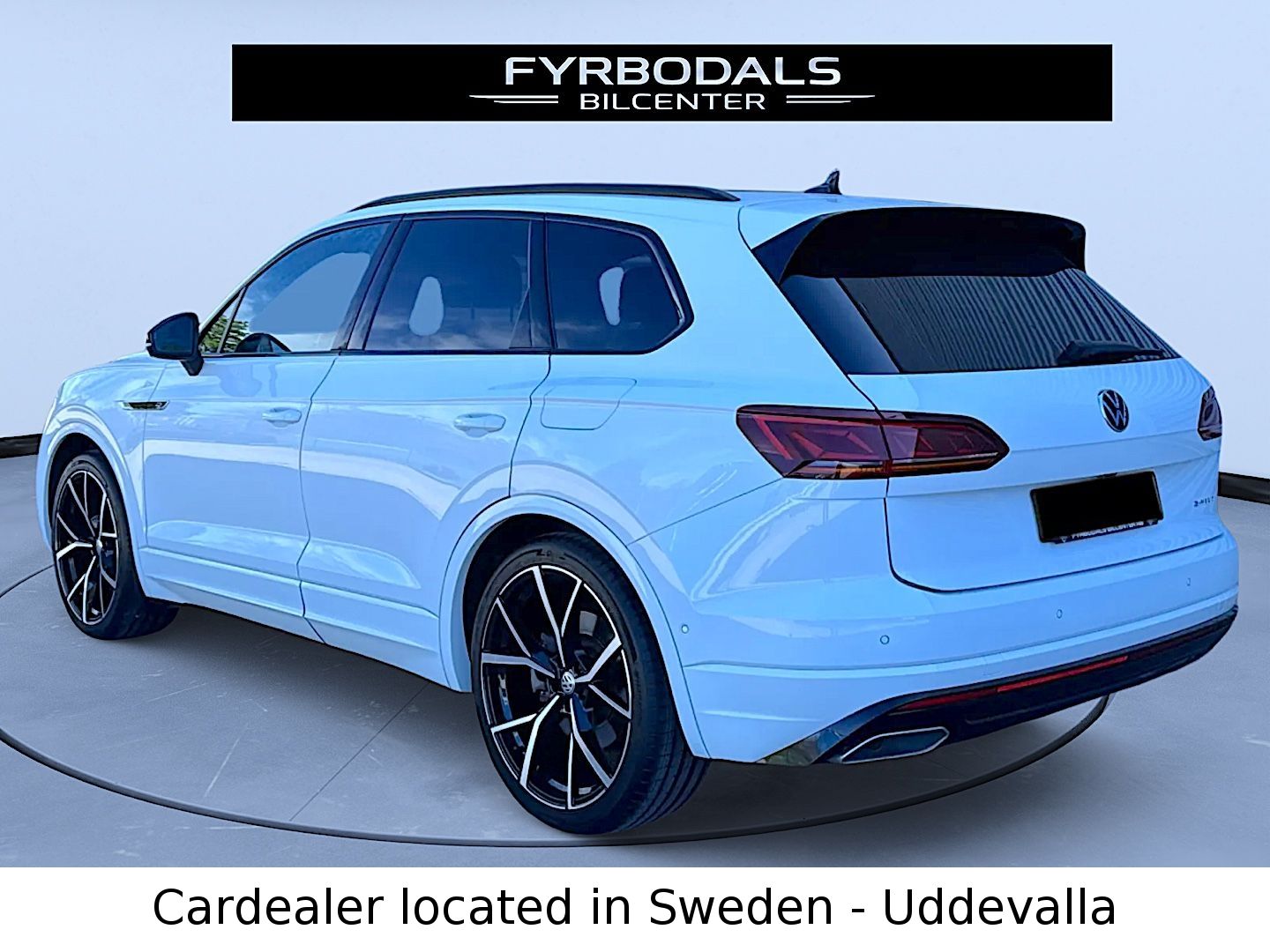 Volkswagen Touareg R 4Motion eHybrid - Samsaru's Car Outlet