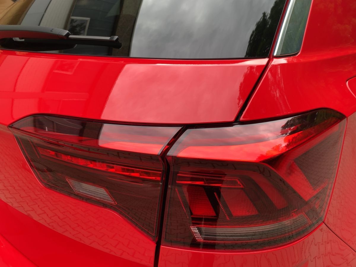 Volkswagen T-Roc 1.5 TSI DSG SPORT - Samsaru's Car Outlet