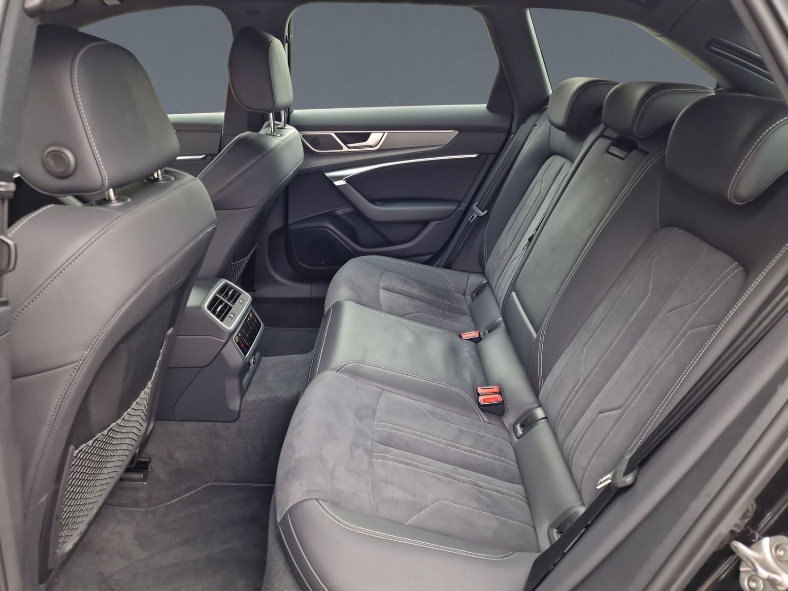 Audi A6 Avant 50 TDI quattro S line - Samsaru's Car Outlet