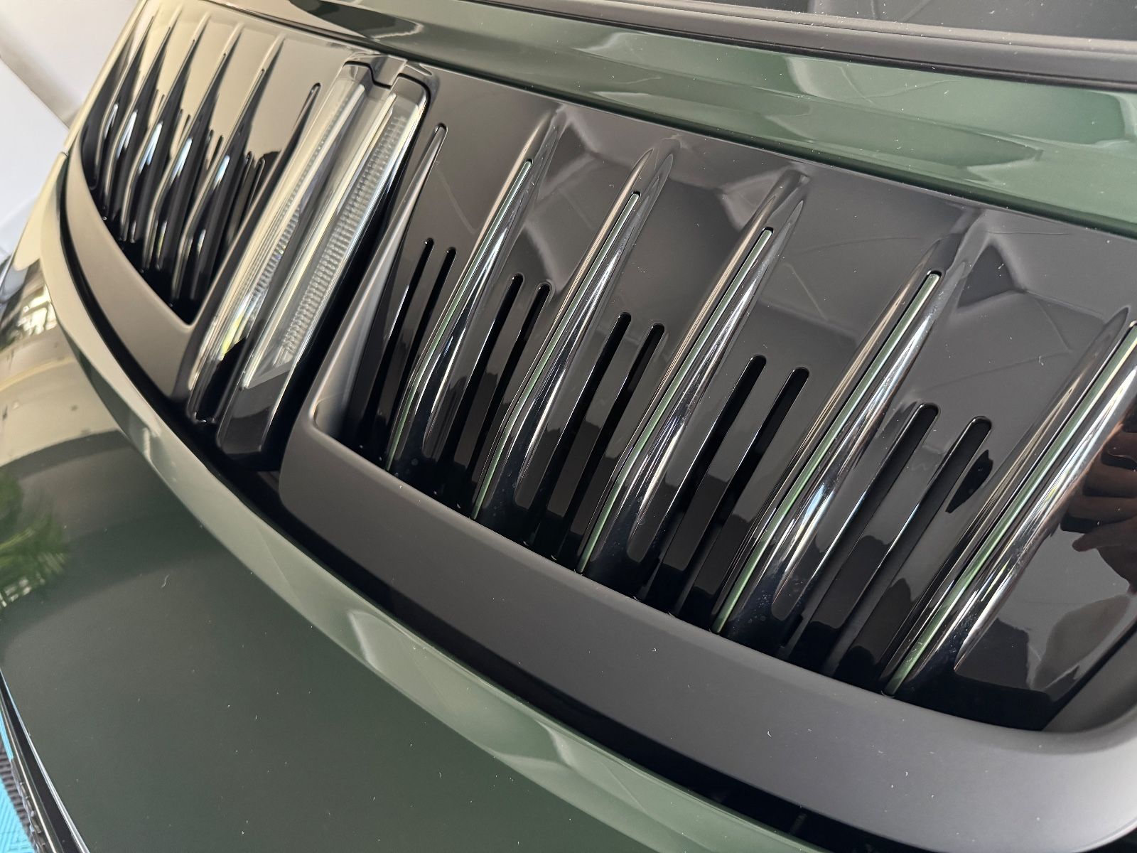 Porsche 992.2 Targa 4 GTS°BURMESTER°CARBON°GREEN/BROWN°