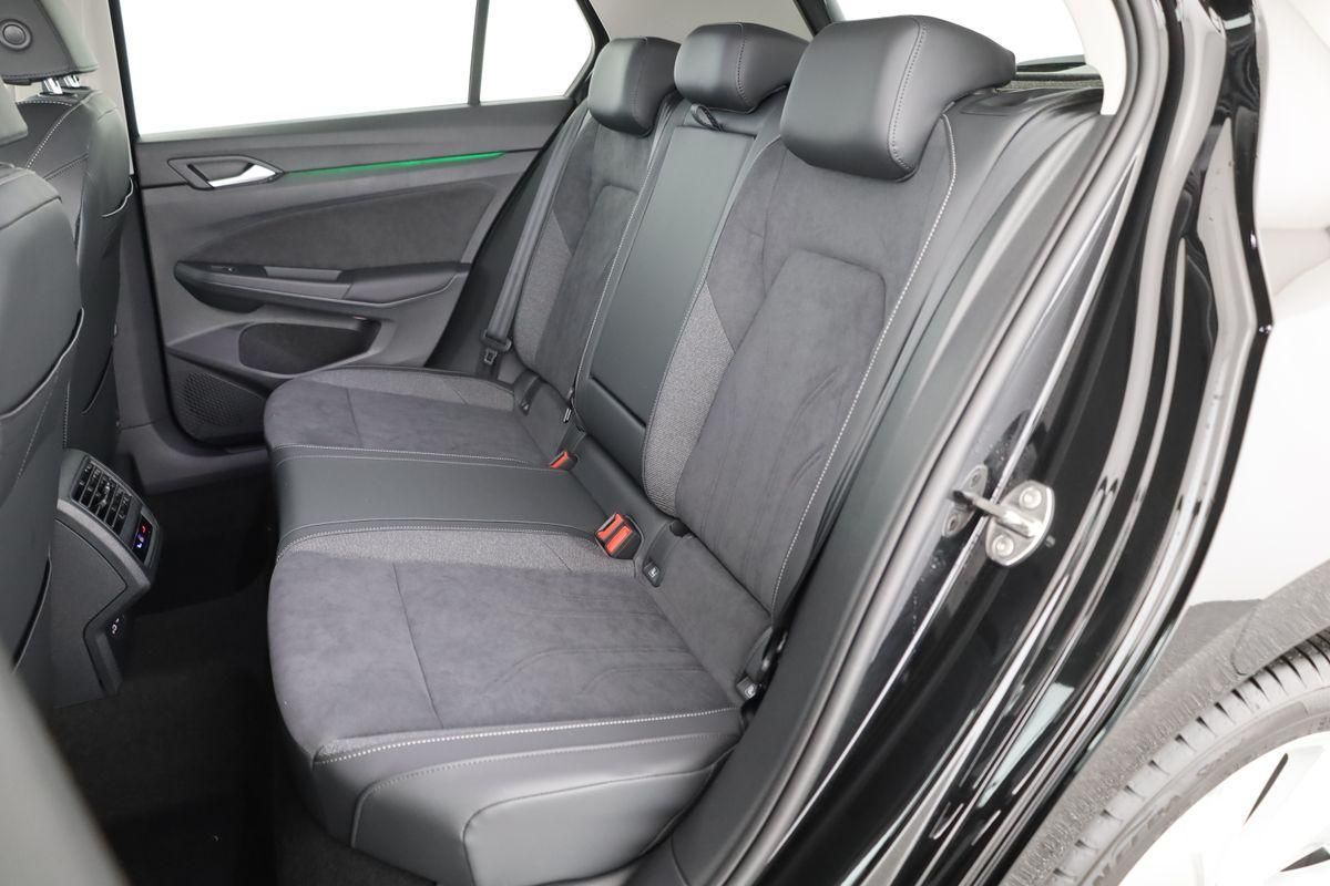 Volkswagen Golf VIII 1.5 eHybrid Style, AHK, Navi, Kamera,
