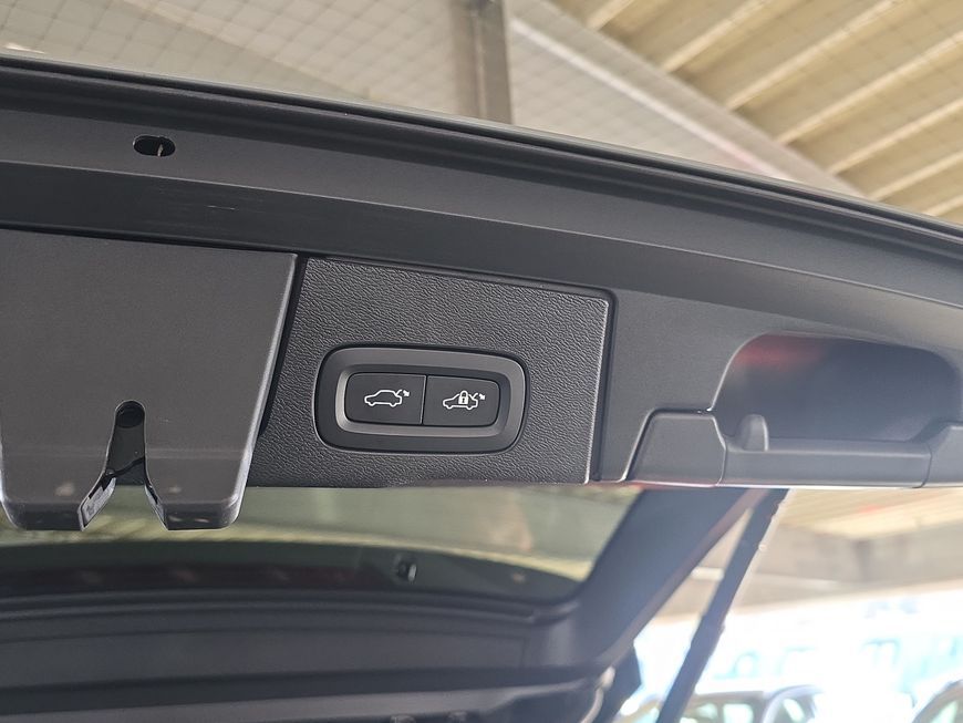 Volvo XC60 B4 D Plus Dark
