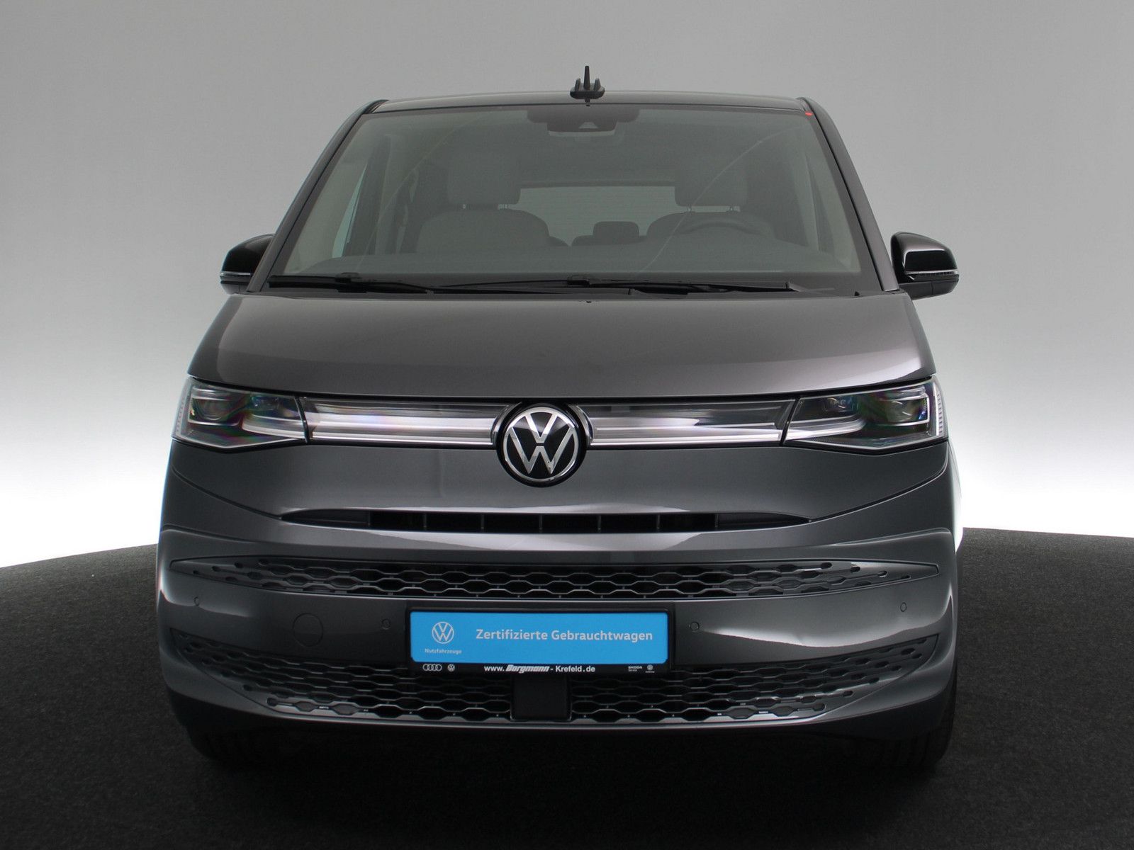 Volkswagen T7 Multivan 2.0 TDI Style - Samsaru's Car Outlet