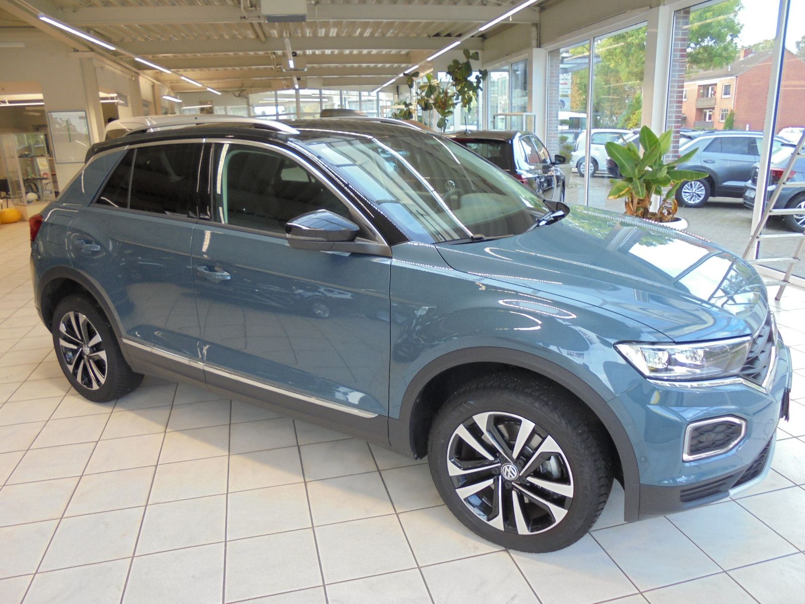 Volkswagen T-Roc 2.0TDI DSG - Samsaru's Car Outlet