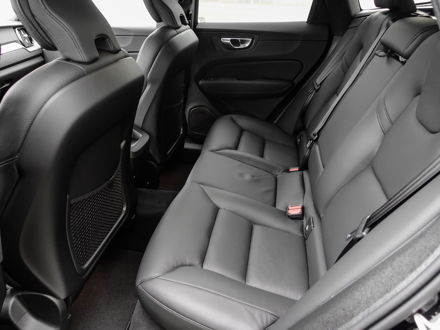 Volvo XC60 B4 Diesel Plus Bright - Samsaru's Car Outlet