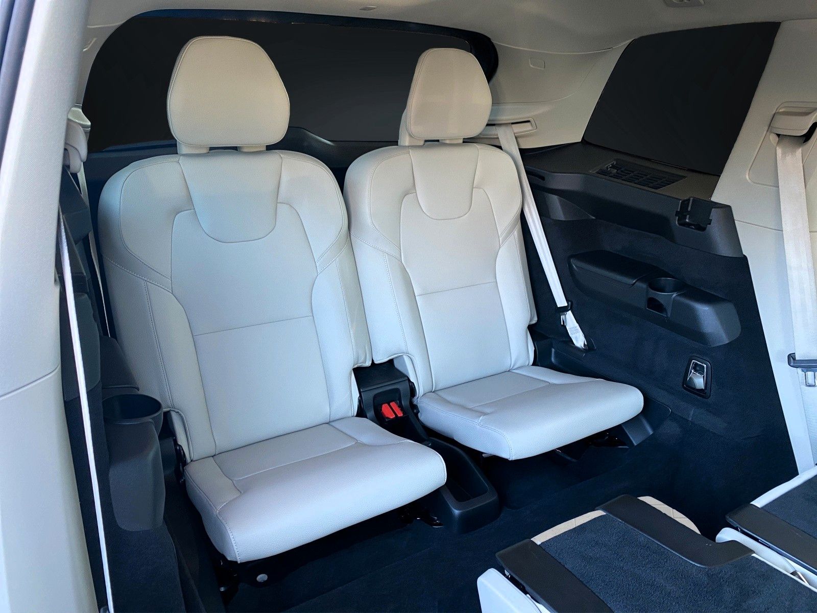 Volvo XC 90 B5 AWD CORE 7-SITZER-NAVI-KAMERA-LED