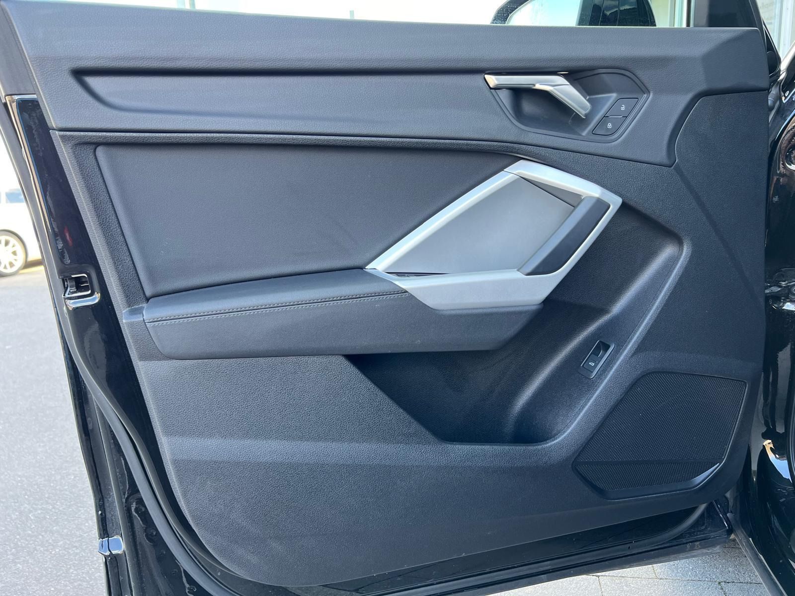 Audi Q3 35 TDI ADVANCED QUATTRO - Samsaru's Car Outlet