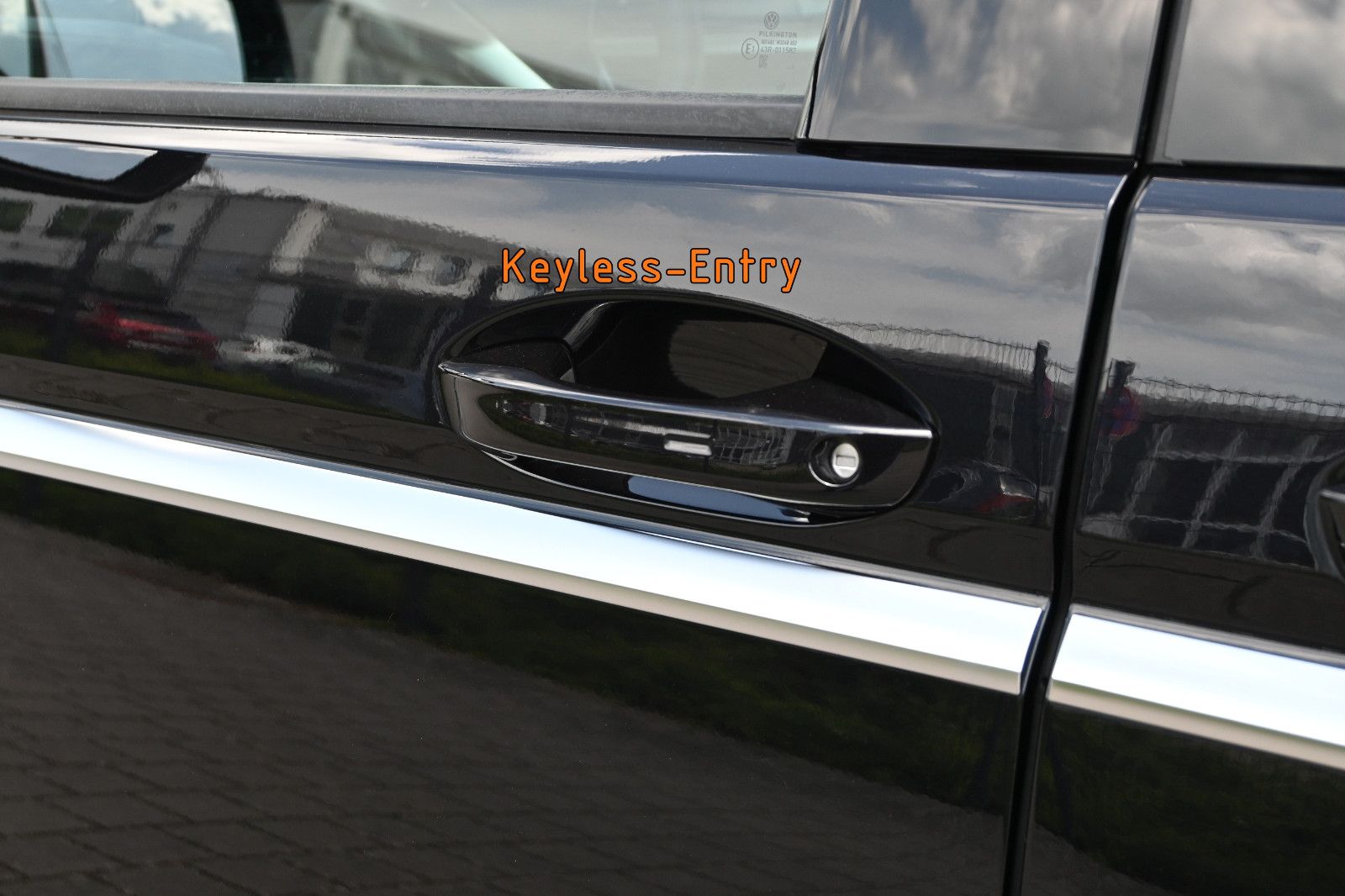 Volkswagen T7 Multivan 2.0 TDI DSG Style - Samsaru's Car Outlet