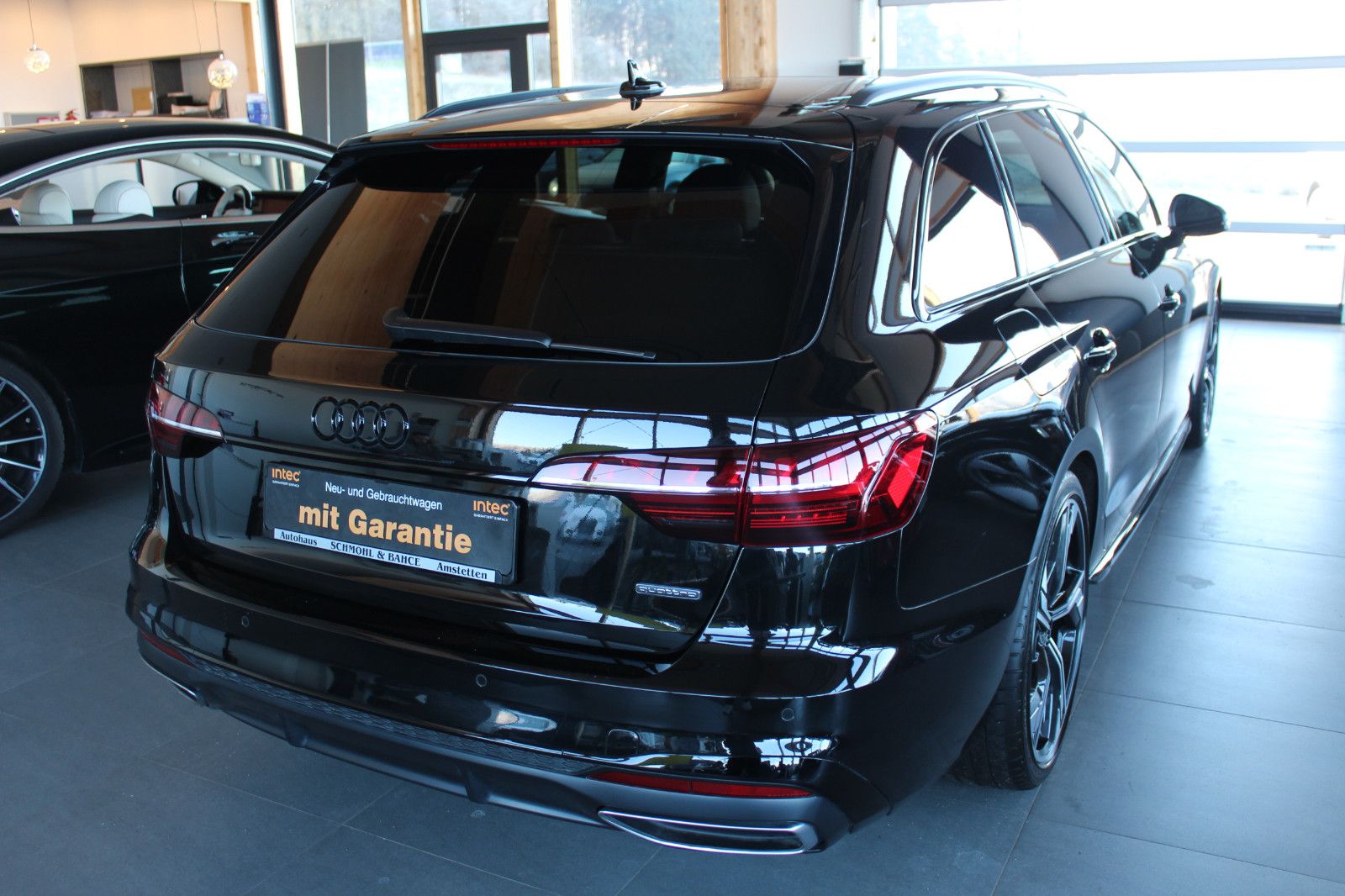 Audi A4 Avant 40 TDI quattro S line - Samsaru's Car Outlet