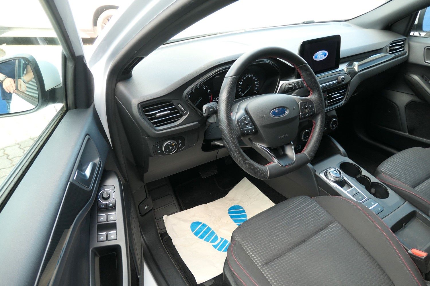 Ford Focus Turnier 1.5 ST-Line - Samsaru's Car Outlet