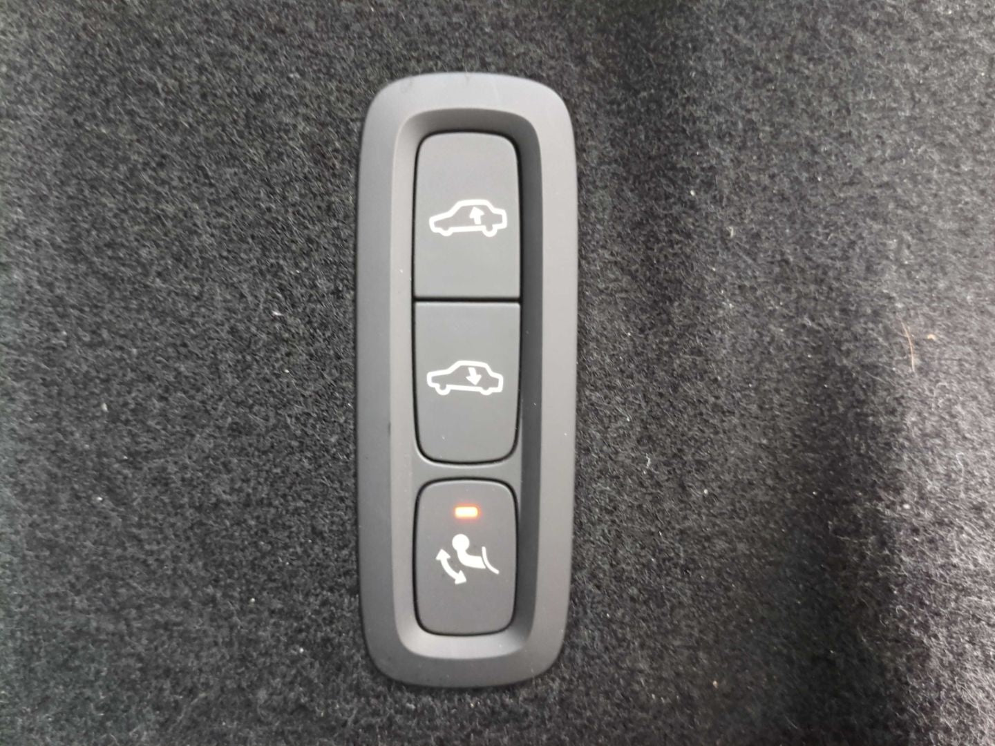 Volvo XC60 R Design Recharge Plug-In Hybrid AWD T8 Twi