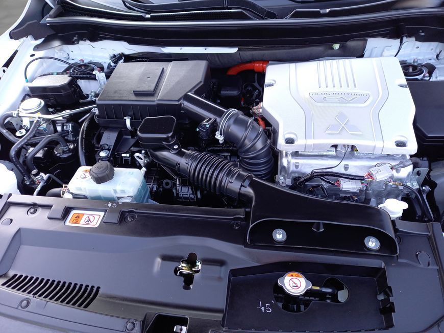 Mitsubishi Eclipse Cross Plug-In Hybrid 4WD Select