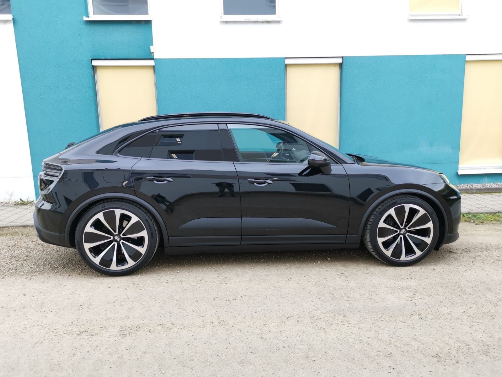 Porsche Macan - Samsaru's Car Outlet