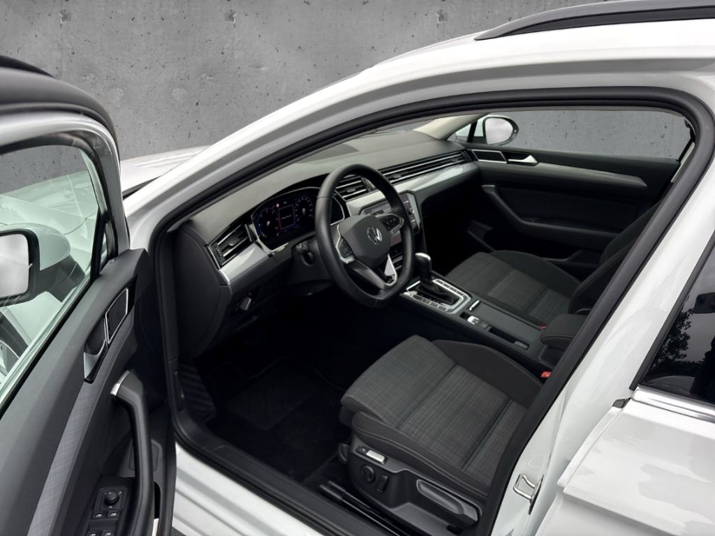 Volkswagen Passat Variant TDI DSG Business - Samsaru's Car Outlet