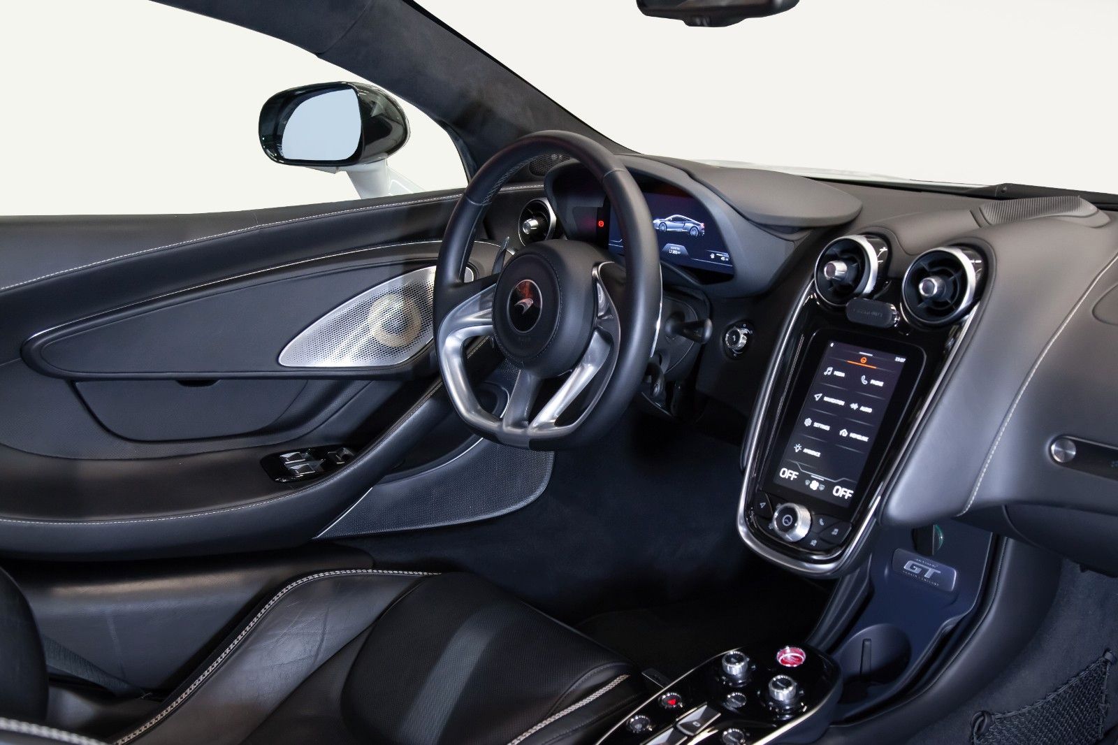 McLaren GT - Luxe - MSO Cirrus Grey