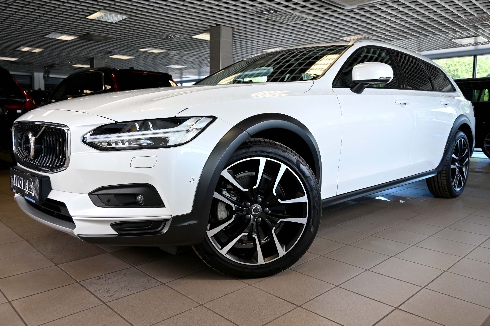 Volvo CROSS Country AWD H&K 360c Webasto ULTIMATE
