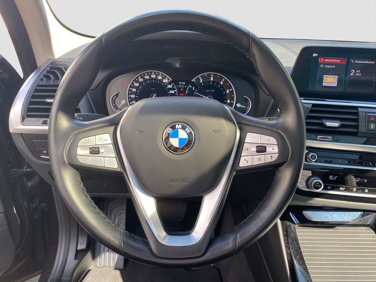 BMW X3 xDrive30i - Samsaru's Car Outlet