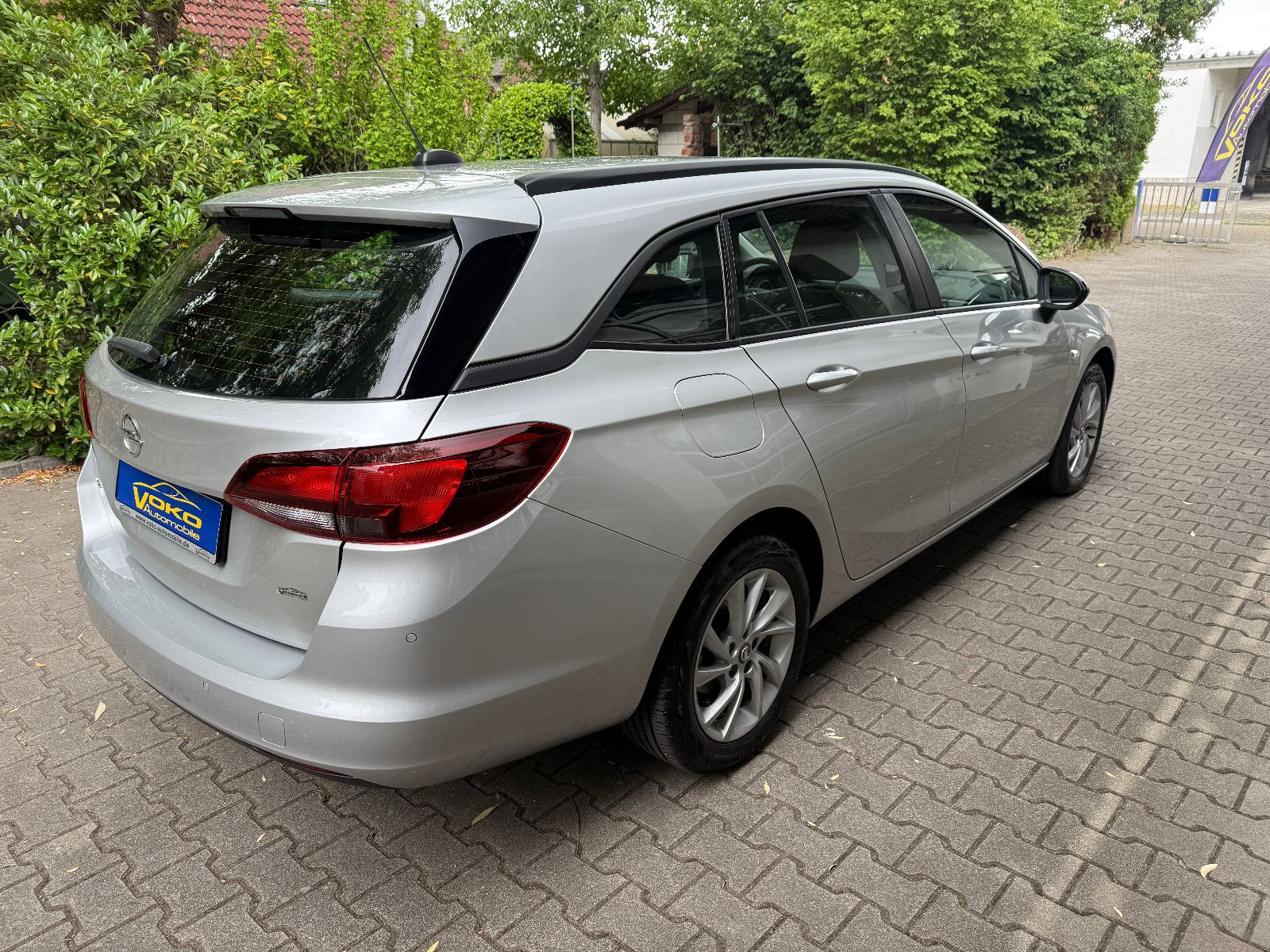 Opel Astra ST 1.5d Business - Samsaru's Car Outlet
