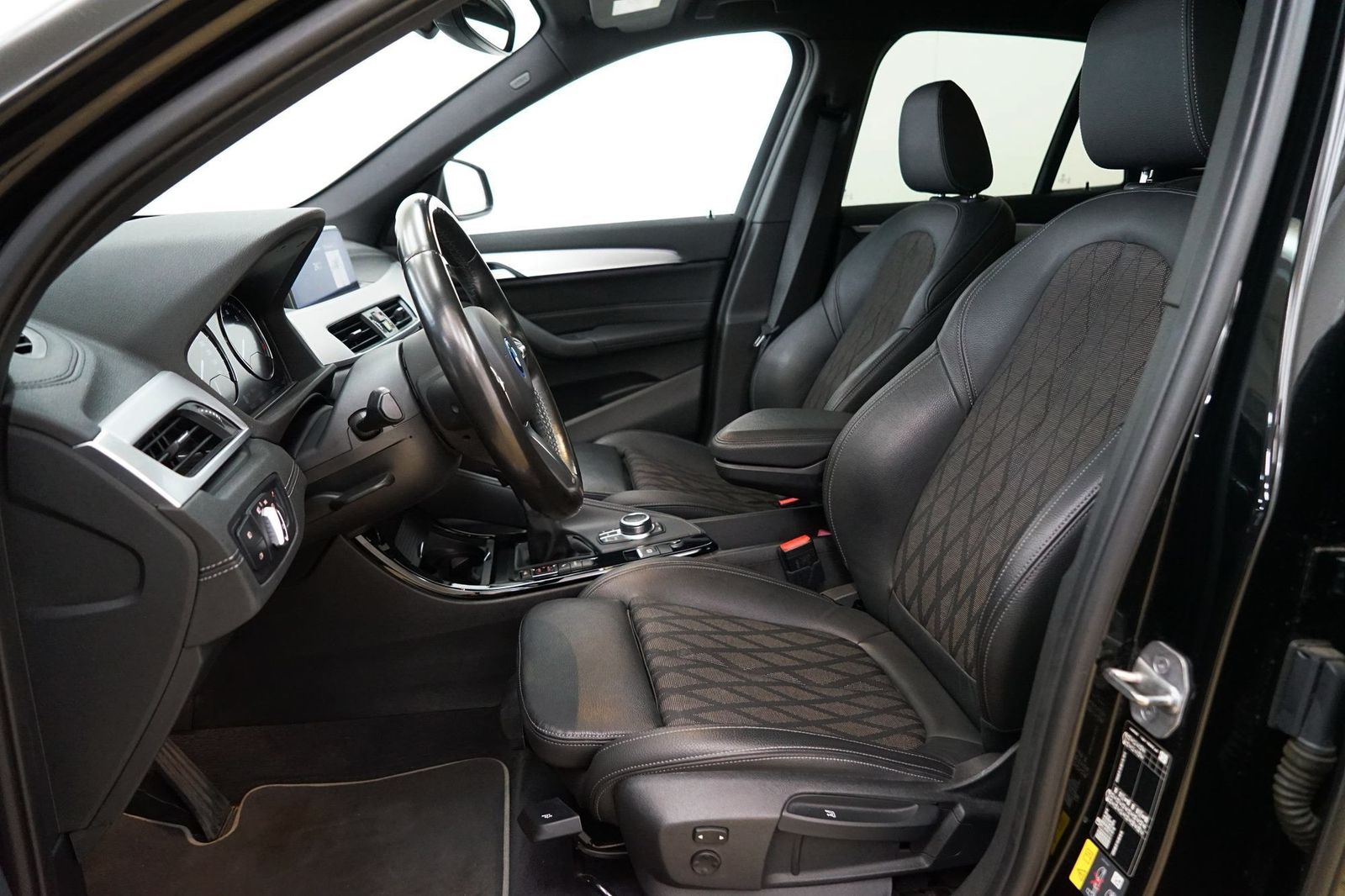 BMW X1 xDrive25e xLine - Samsaru's Car Outlet
