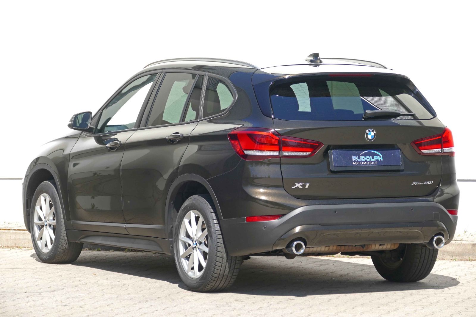BMW X1 xDrive 20i Advantage - Samsaru's Car Outlet