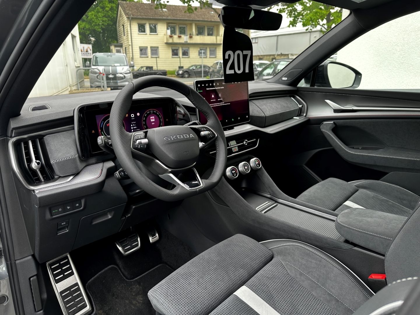 Skoda Kodiaq II 1.5 TSI iV DSG Sportline AHK Navi DCC