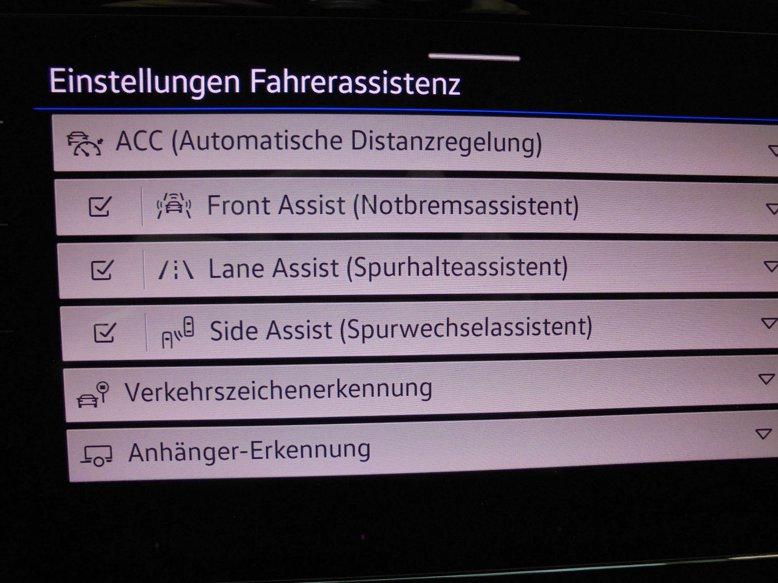 Volkswagen Passat Var Elegance/DSG/RLineEx/Pano/NaviPro/AHK