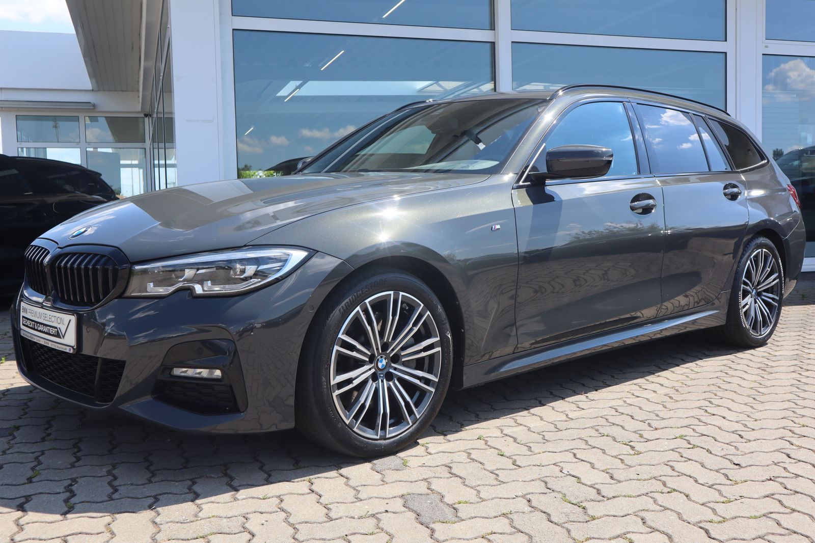 BMW 330d Touring M Sport - Samsaru's Car Outlet