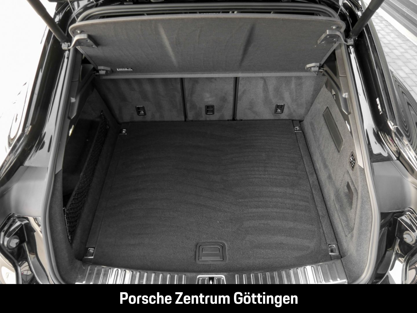 Porsche Cayenne Coupe BOSE Luftfederung Panoramadach LED