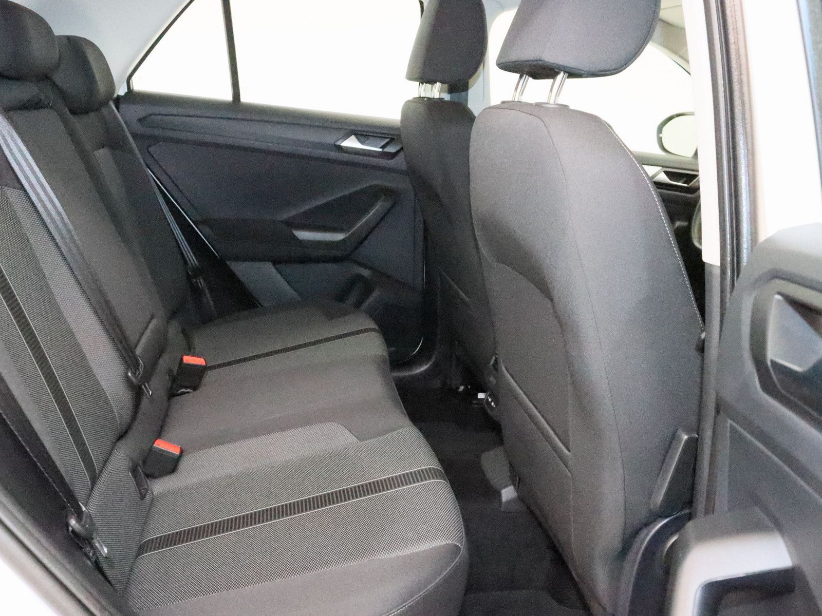 Volkswagen T-Roc 1.5 TSI Life - Samsaru's Car Outlet