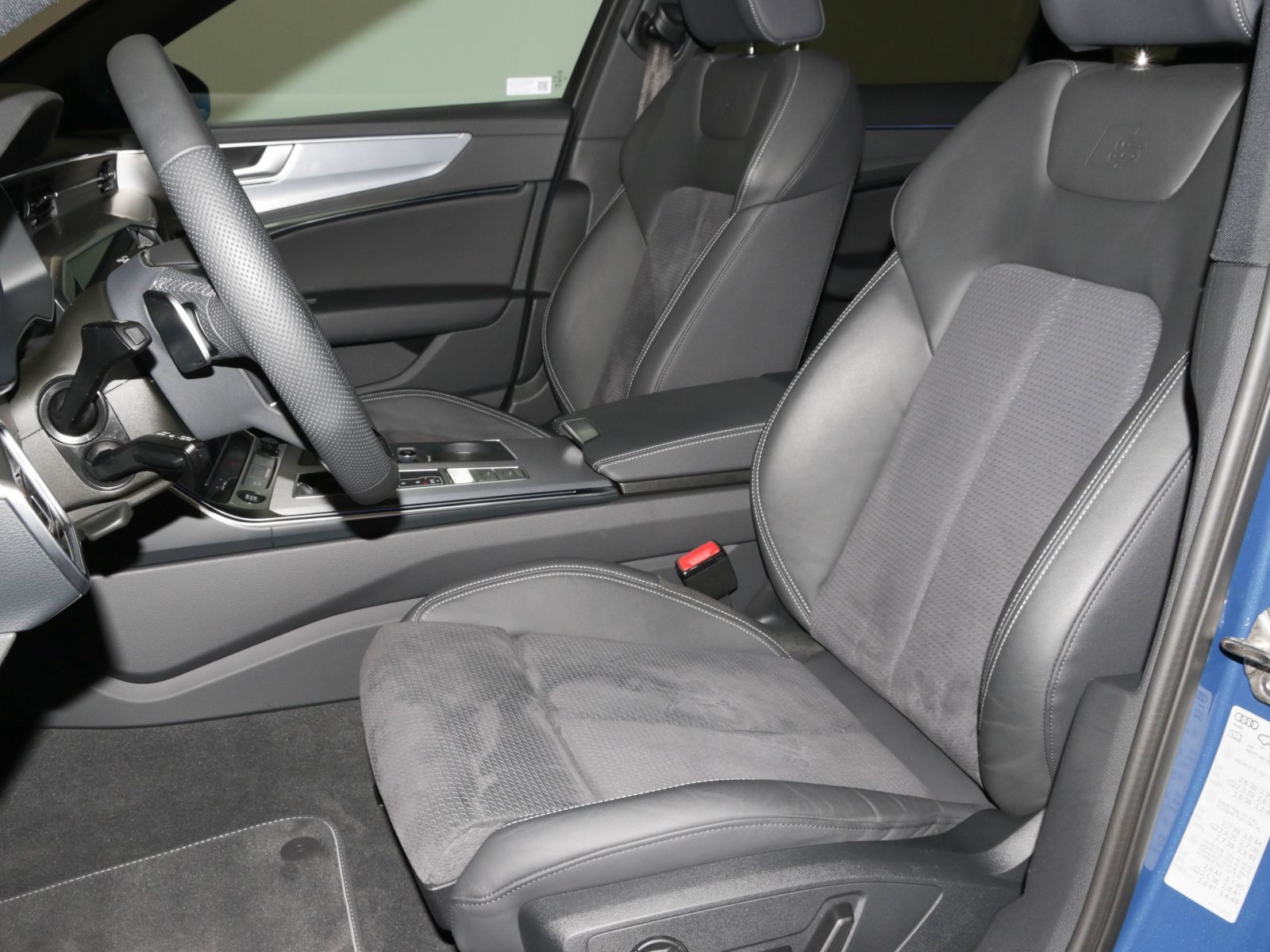 Audi A6 Avant 55 TFSIe quattro S line - Samsaru's Car Outlet