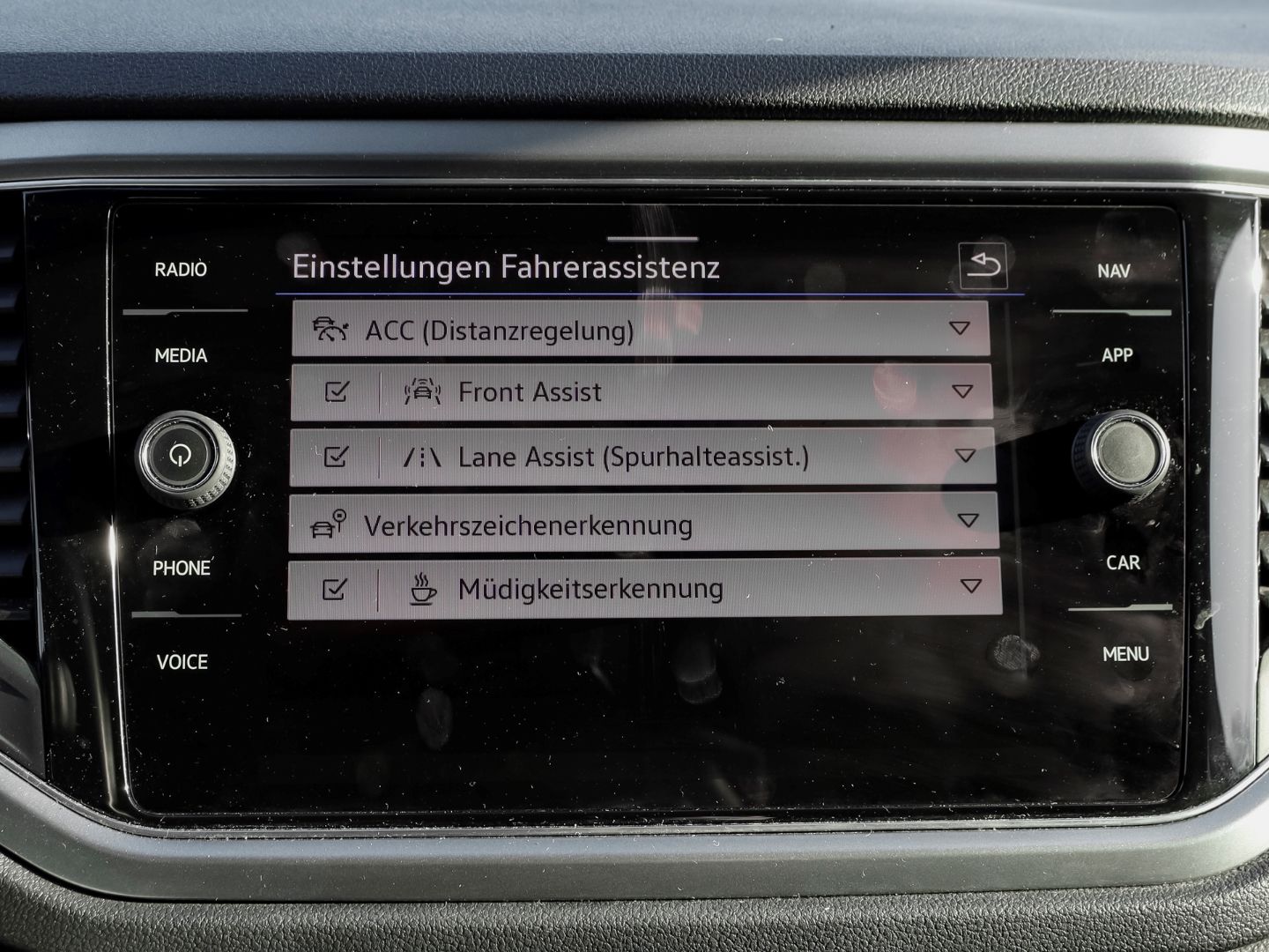 Volkswagen T-Roc ACTIVE 1.5 TSI DSG - Samsaru's Car Outlet