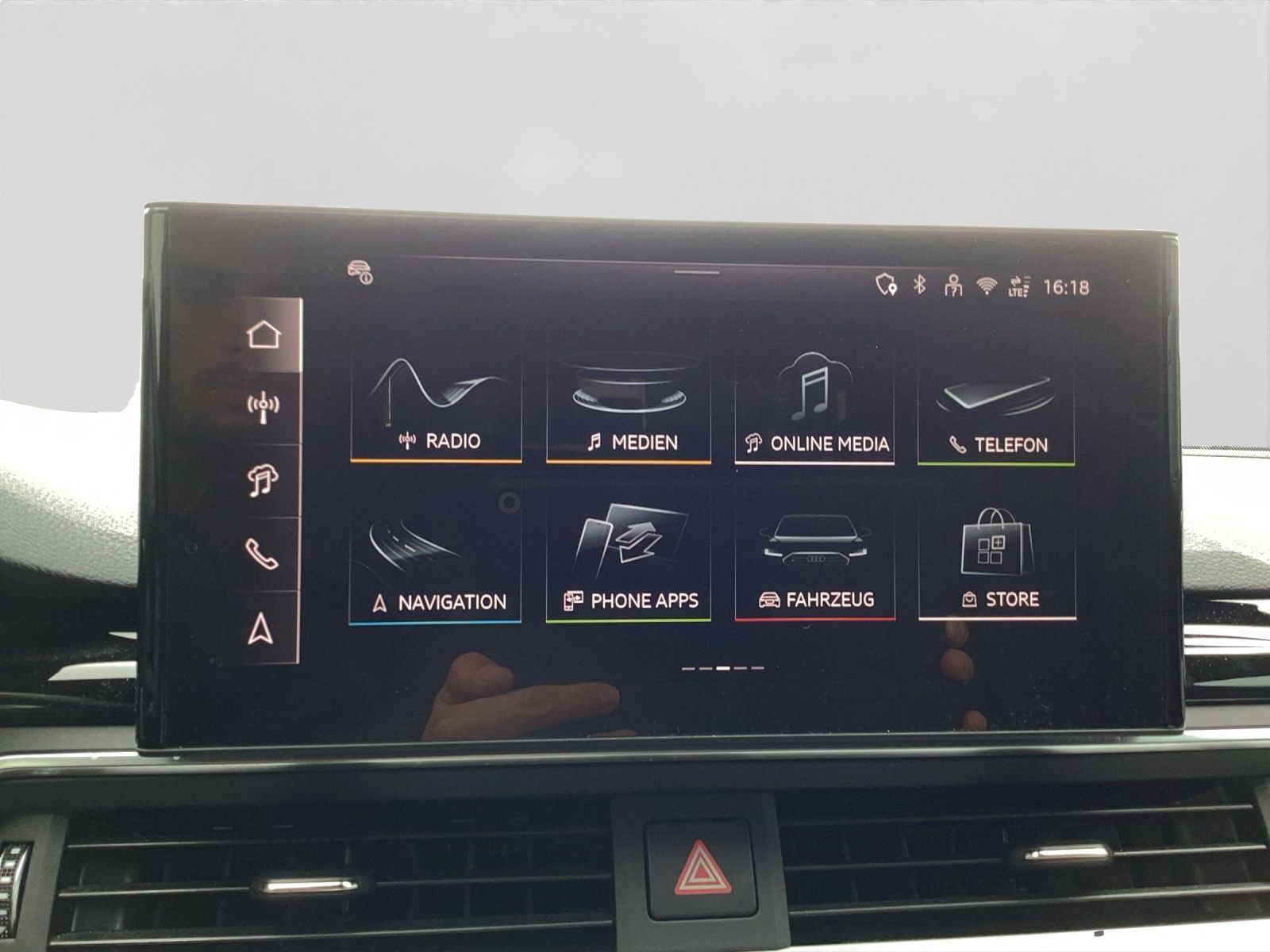 Audi A4 Avant 40 TFSI Q 2 x S LINE AHK LM19 MATRIX-LE