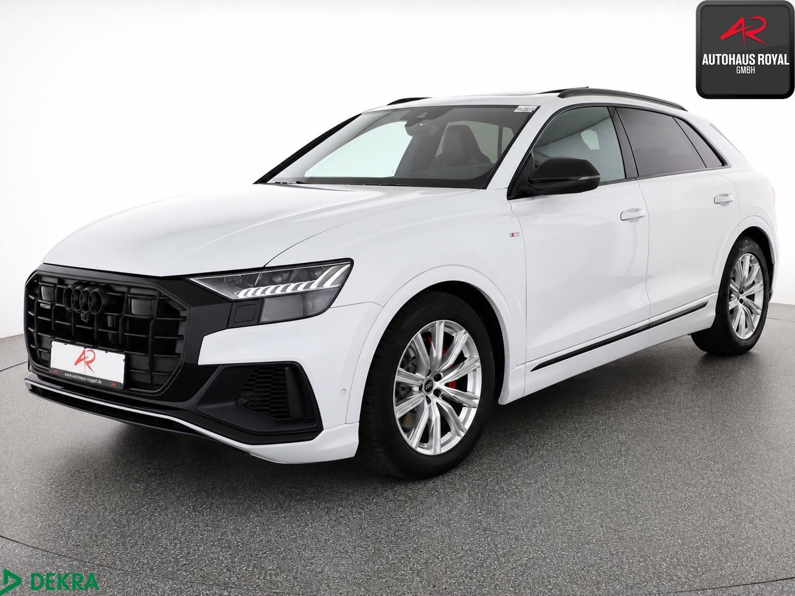 Audi Q8 55 TFSI qu 3x S Line MASSAGE,S-SITZE,B+O,AHK