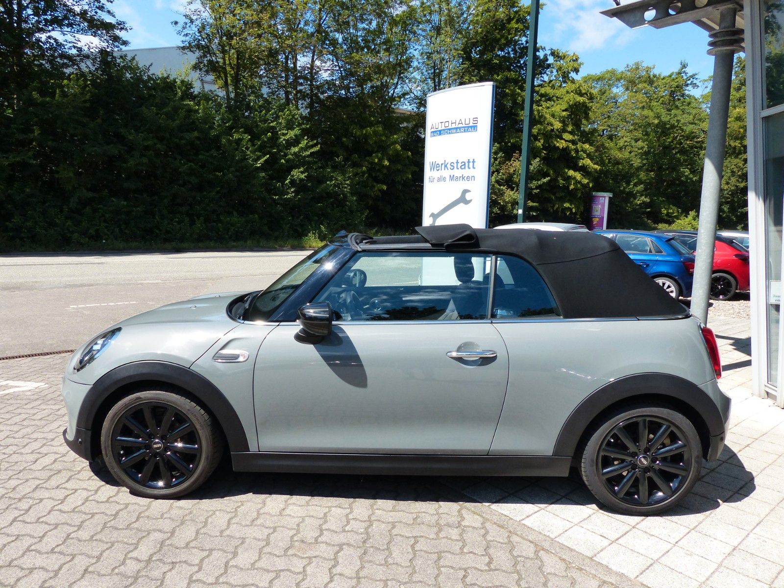 MINI Cooper Cabrio Chili - Samsaru's Car Outlet