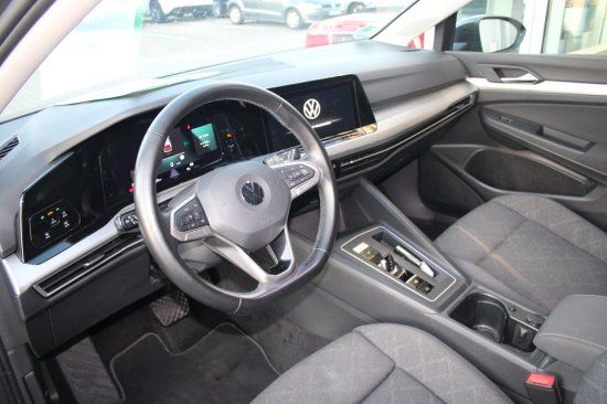 Volkswagen Golf VIII Variant 1.5 eTSI Life DSG - Samsaru's Car Outlet