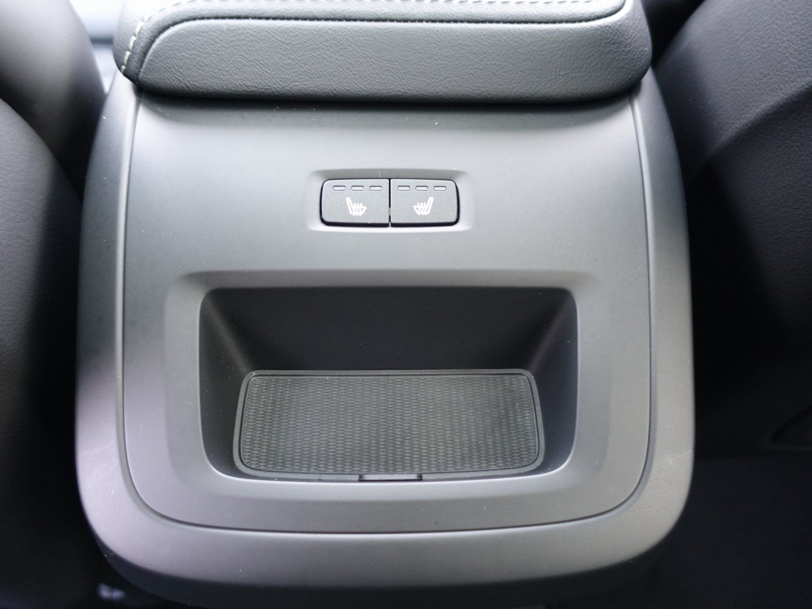 Volvo XC60 Plus B5 AWD/Four-C/AHK/HeadUp/360°Cam/Pano