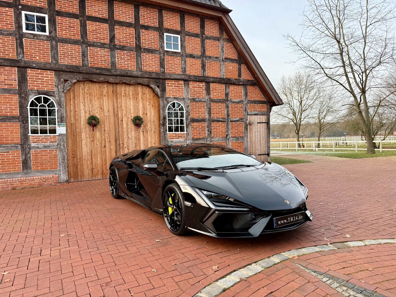 Lamborghini Revuelto V12 MY26/Carbon/PassengerDis/CorsaTex