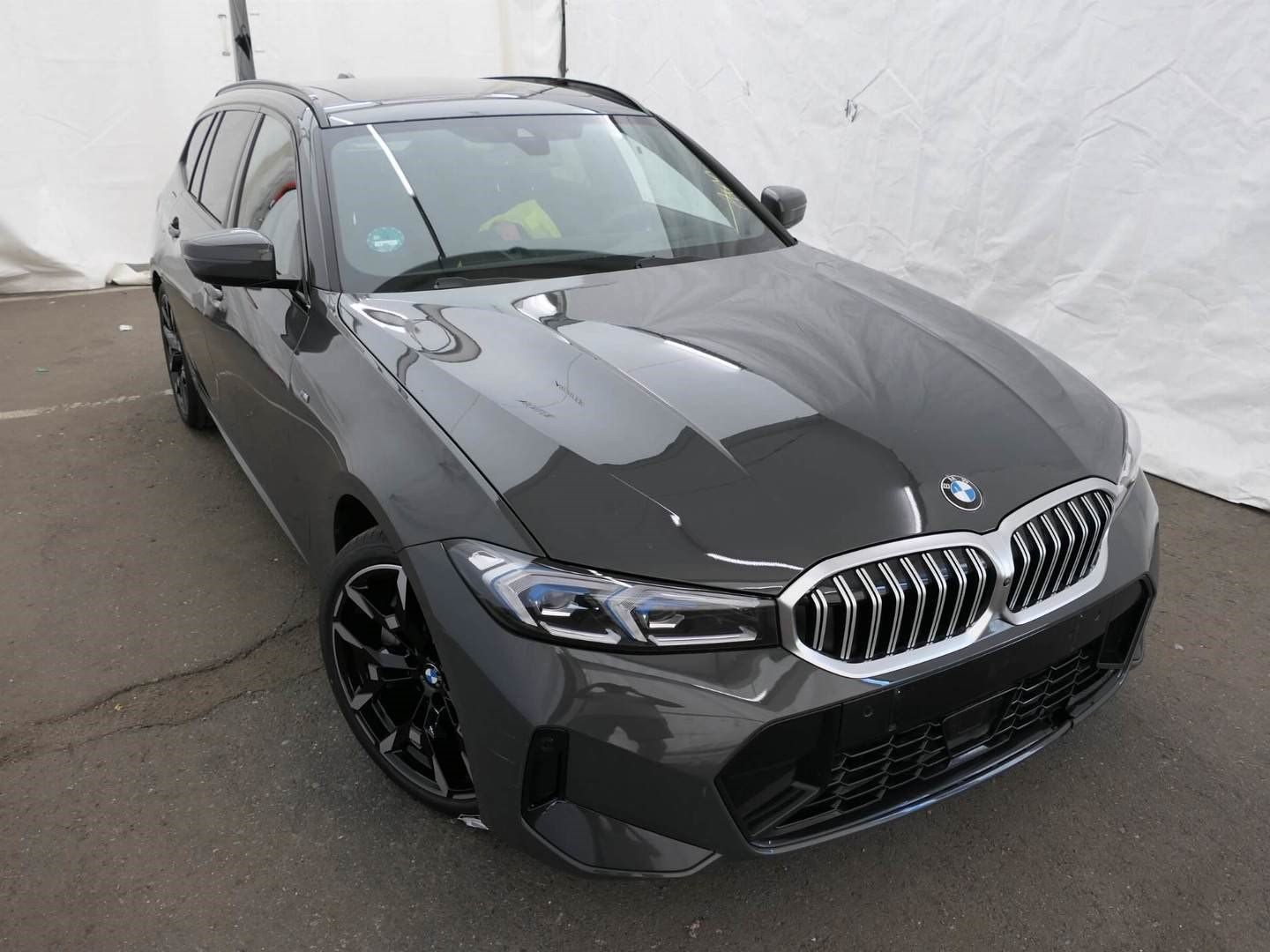 BMW 330i xDrive Tou M Sport AHK PANO ACC 360° AD-LED