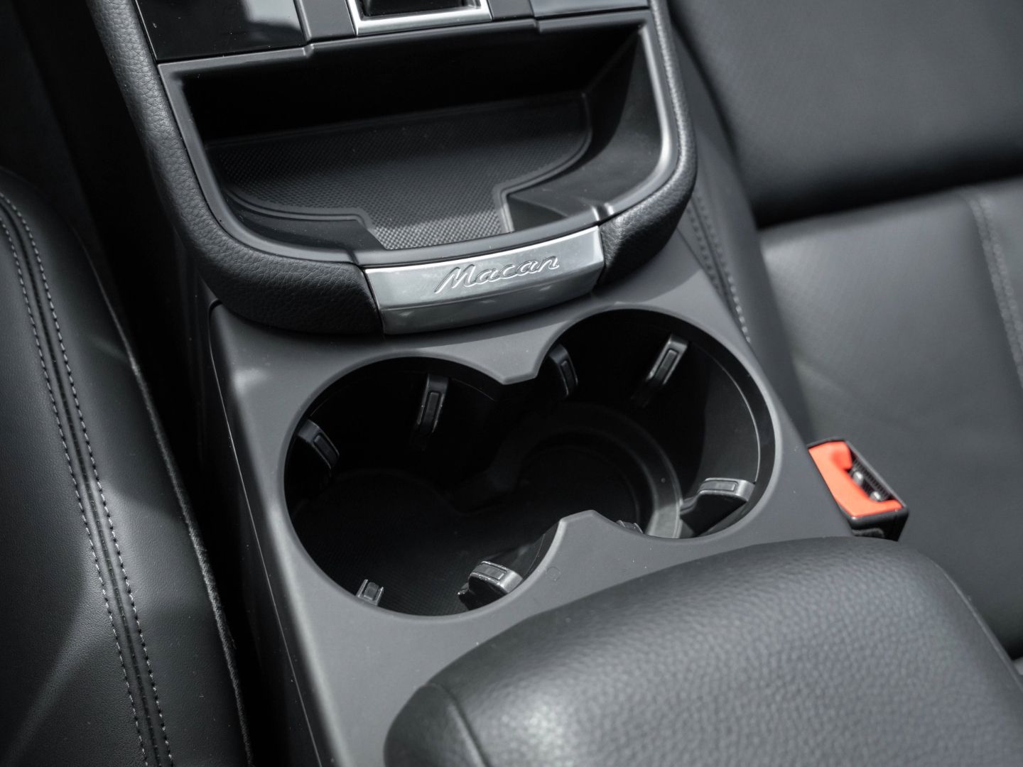 Porsche Macan - Samsaru's Car Outlet