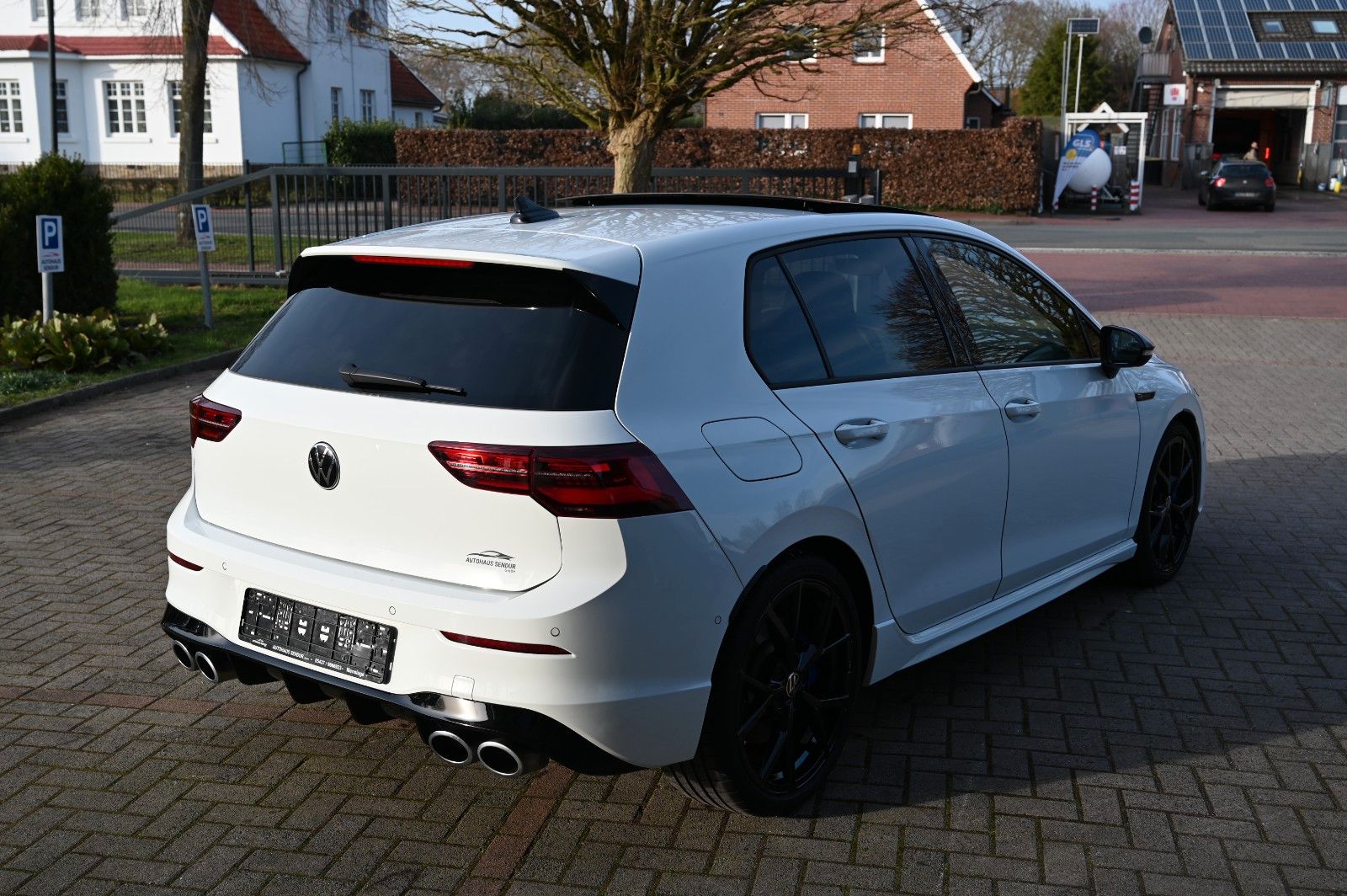 Volkswagen Golf VIII Lim. R 4Motion/ ACC / PANO / R-SPORT