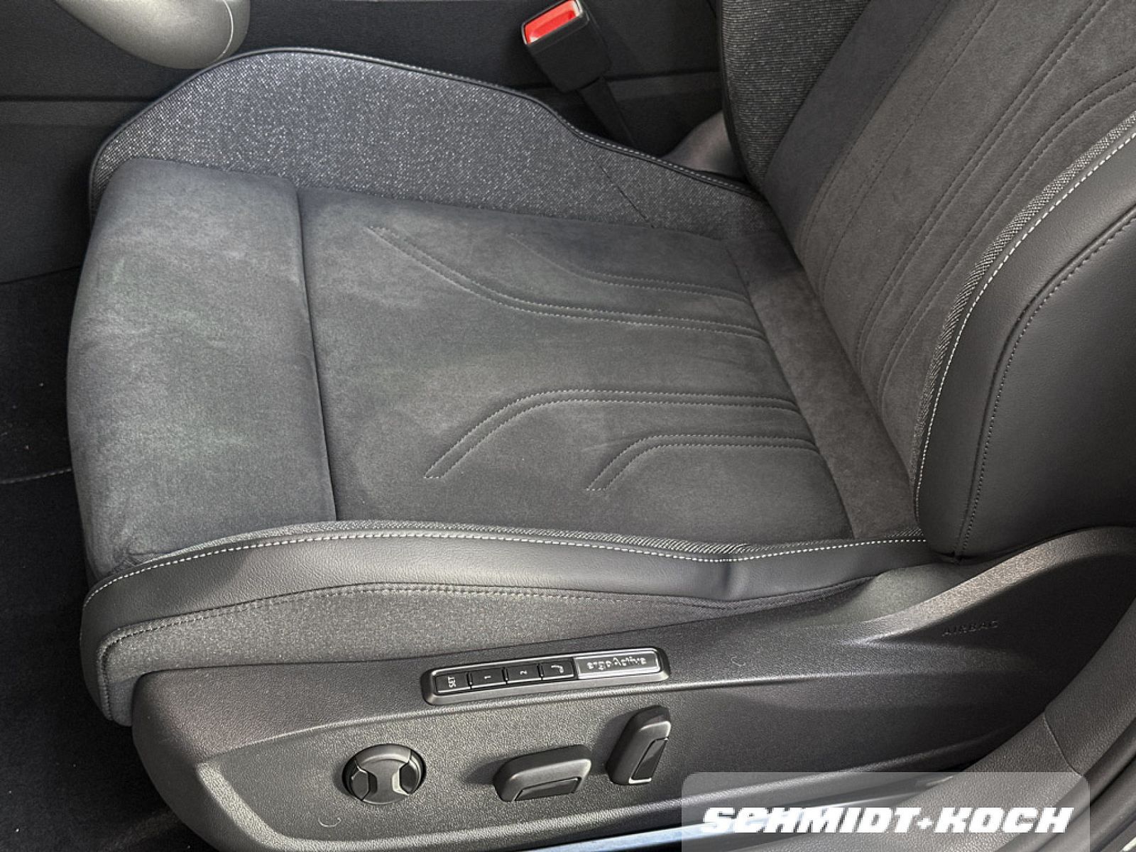 Volkswagen Golf VIII 1.5 eTSI DSG Style NAVI MATRIXLED PDC