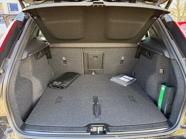 Volvo XC40 B3 (B) Core AHK/ NAVI /LED/ SHZ