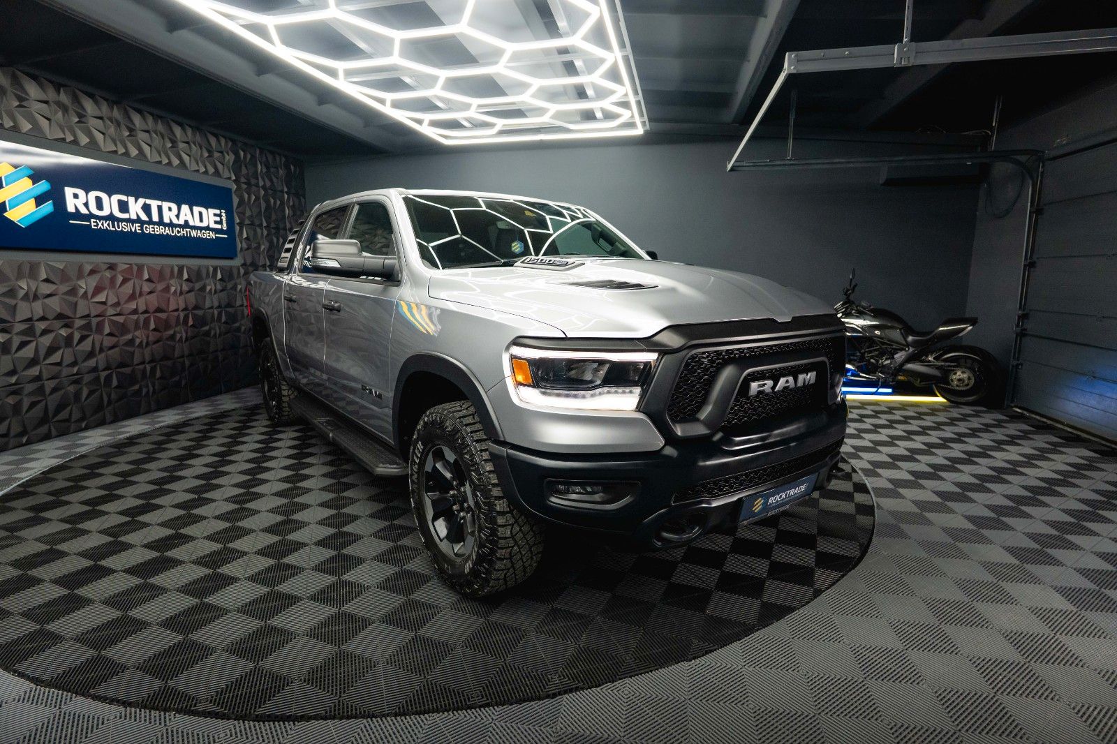 Dodge RAM 5.7 V8 HEMI 4x4 REBEL OFFROAD  AXLE LOCK 19%