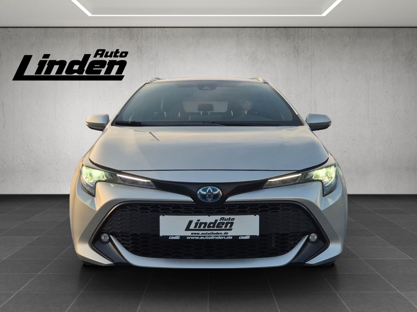 Toyota Corolla TS Business Kamera Carplay SHZ LED