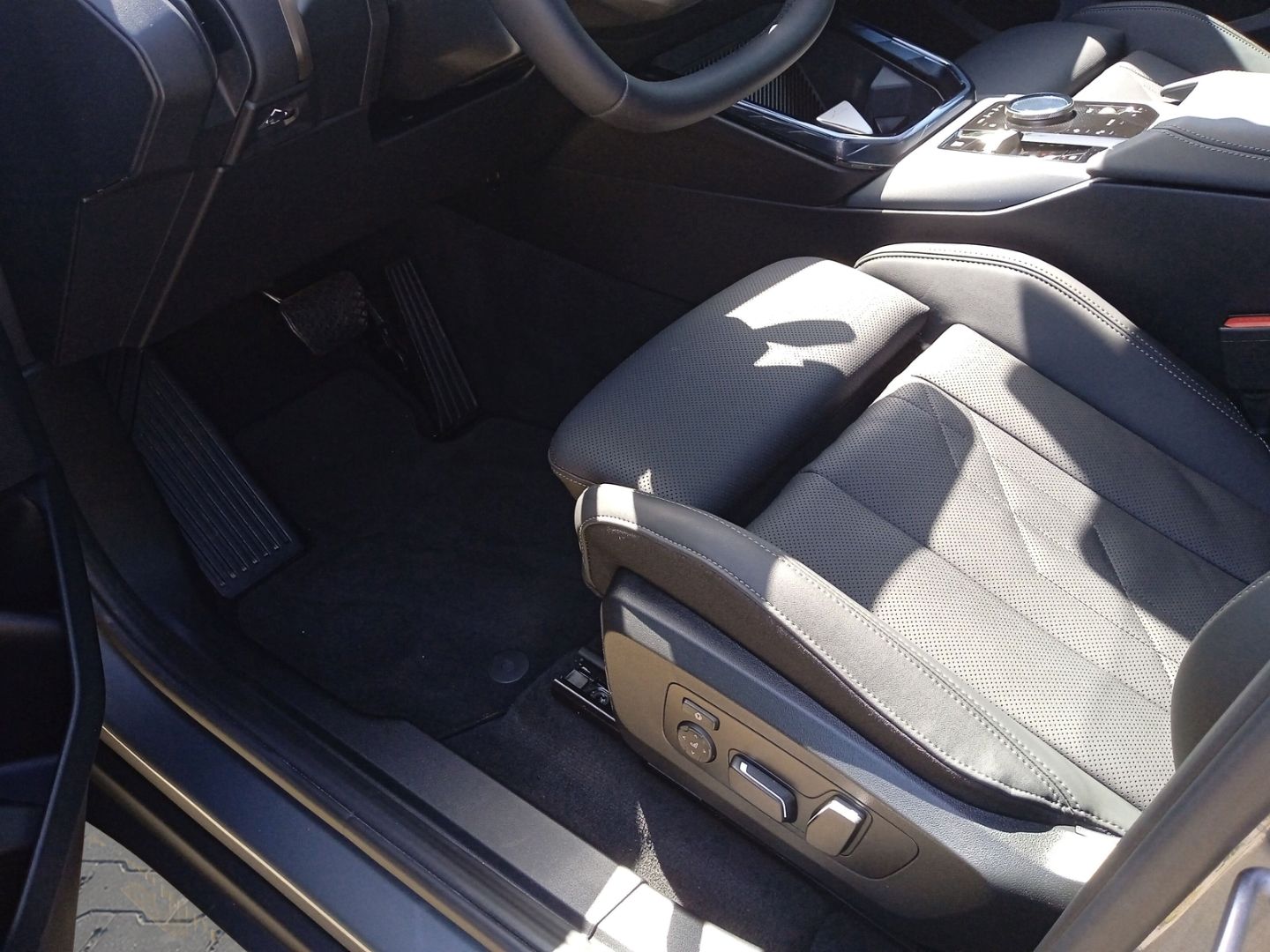 BMW X3 xDrive20d+AHK el.+KAMERA+ADT. LED+DAB+KEYLESS